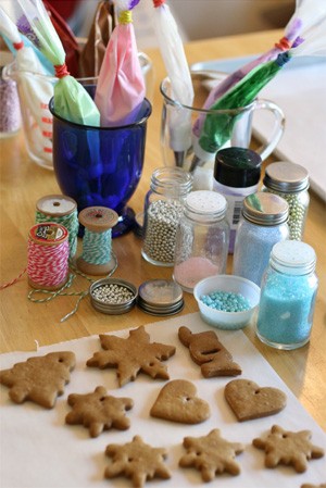 Biscuits des neiges - L'Heure des Mamans - Ateliers - Fêtes et anniversaires - Créations de Noël