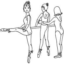 Desenho de uma professora de balé ensinando e as bailarinas treinando as posições para colorir