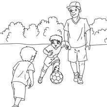 Desenho de Pessoa jogando bola para colorir