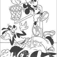 Mickey jogando basquete