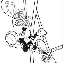 Mickey jogando basquete