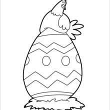 Galinha da páscoa com um ovo gigante